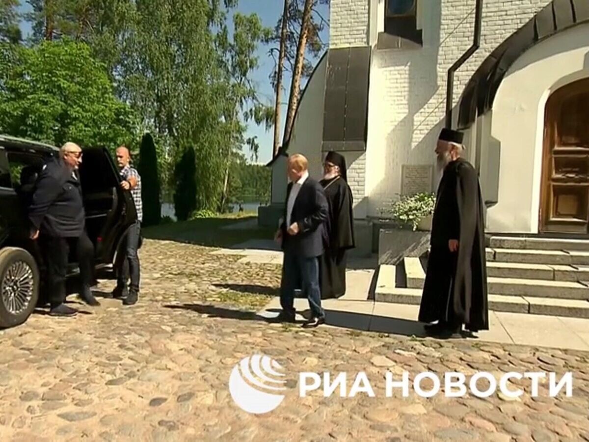    Кадры встречи Путина и Лукашенко на Валааме© РИА Новости