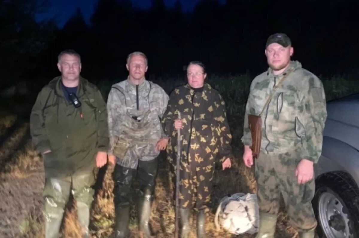    Заблудившуюся в лесу женщину нашли вечером