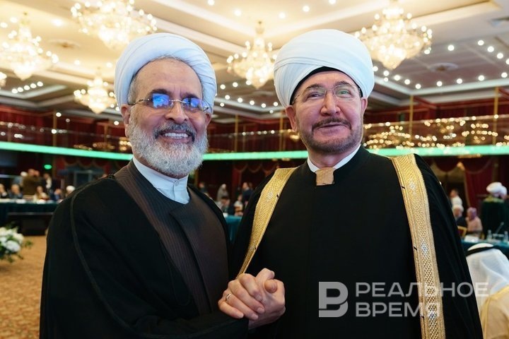 Аятолла Алиреза Арафи и шейх Равиль Гайнутдин. Фото: Реальное время 