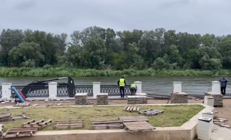    В августе начнут укреплять берег Урала и восстанавливать набережную в Оренбурге Белов Михаил Александрович