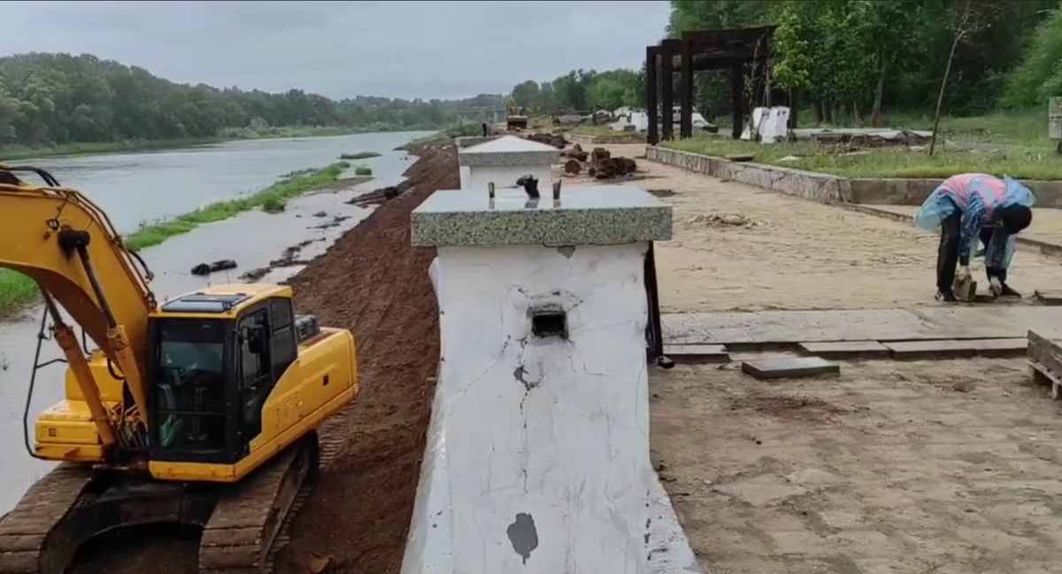   В августе начнут укреплять берег Урала и восстанавливать набережную в Оренбурге Белов Михаил Александрович
