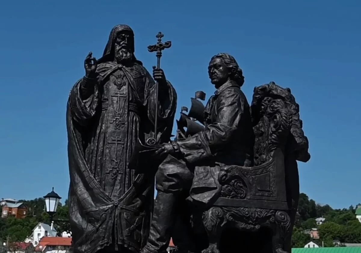    Гусев: Народный памятник святителю Митрофану установили в Воронеже