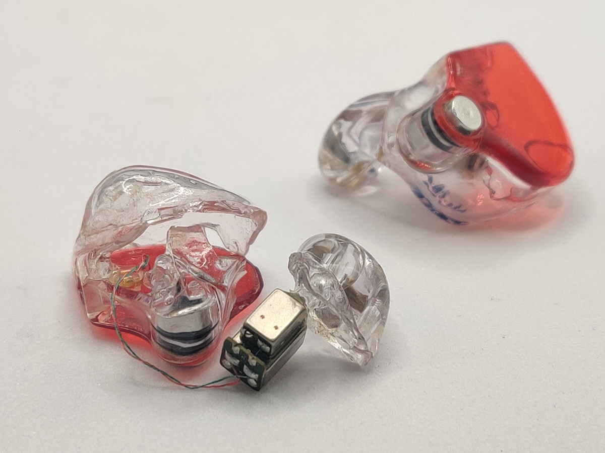 Кастомные наушники 64 Audio 