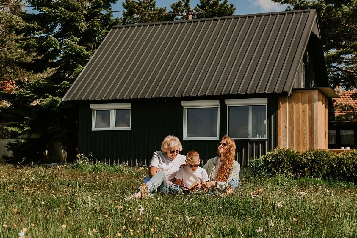 Вы можете купить новый дом под ключ — или же выбрать старый и модернизировать его на свой вкус. Источник: Shutterstock📷
