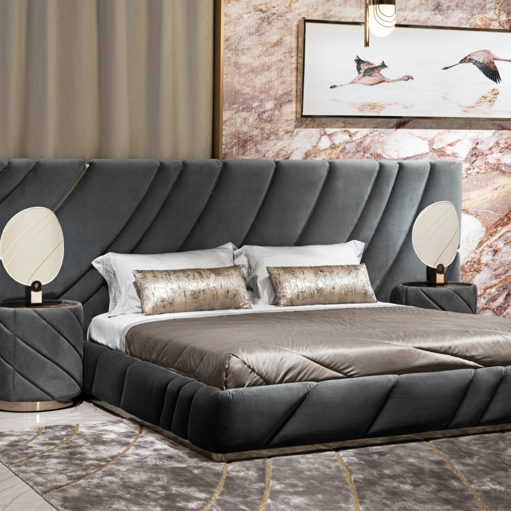 Кровать с декоративными элементами из металла Riville