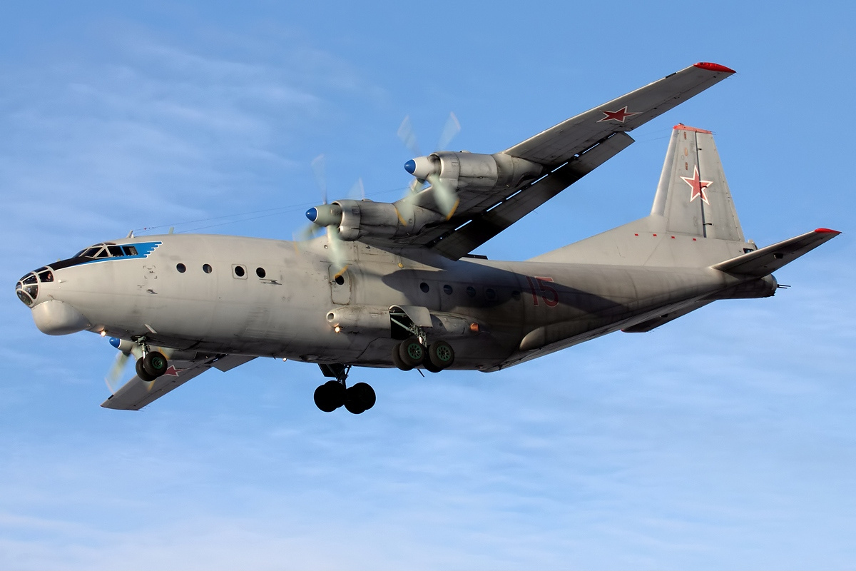 Военный Ан-12