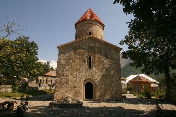 В газете L'Osservatore Romano, единственном официальном печатном органе Святого Престола, опубликована статья под заголовком «У истоков христианства.-2