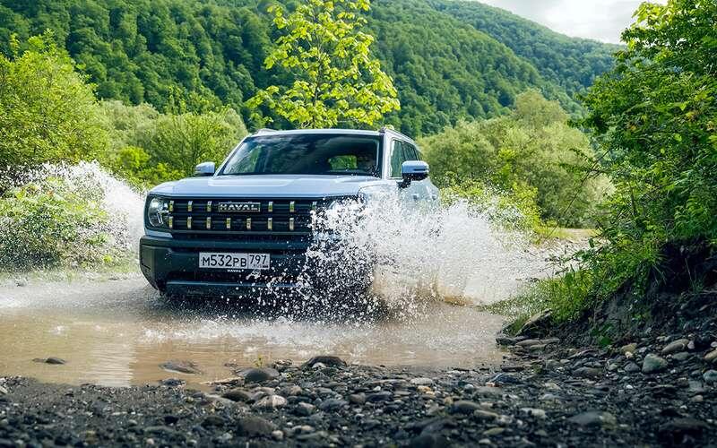    Haval H3 AWD. По дизайну он как Dargo, но размером с младший Jolion. Цена в России – от 2 599 000 ₽