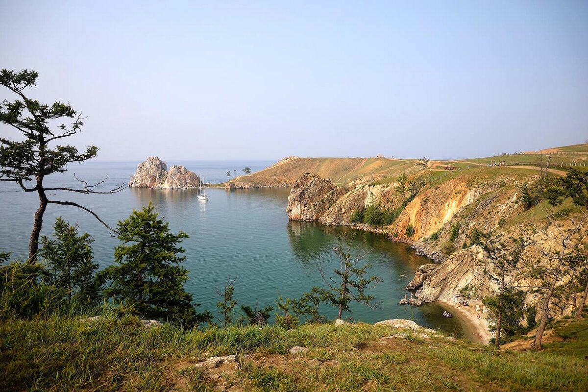 Скала Шаманка на острове Ольхон