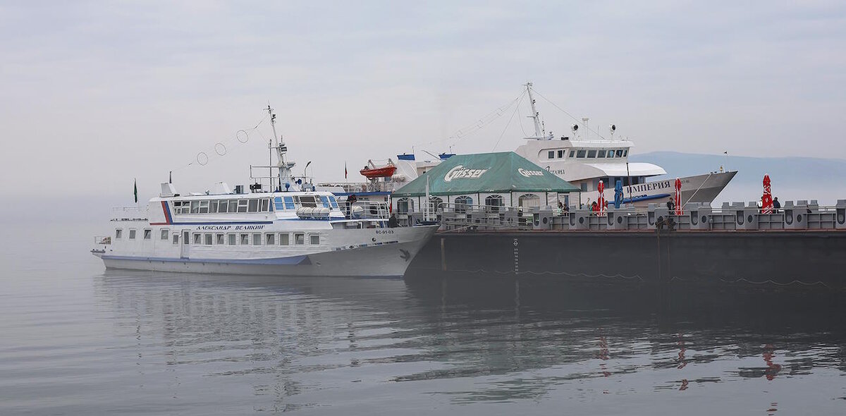 Теплоходы «Империя» и «Александр Великий» 