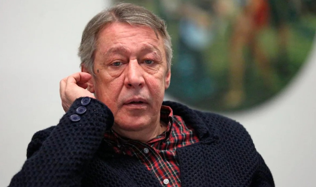 На фото Михаил Ефремов 