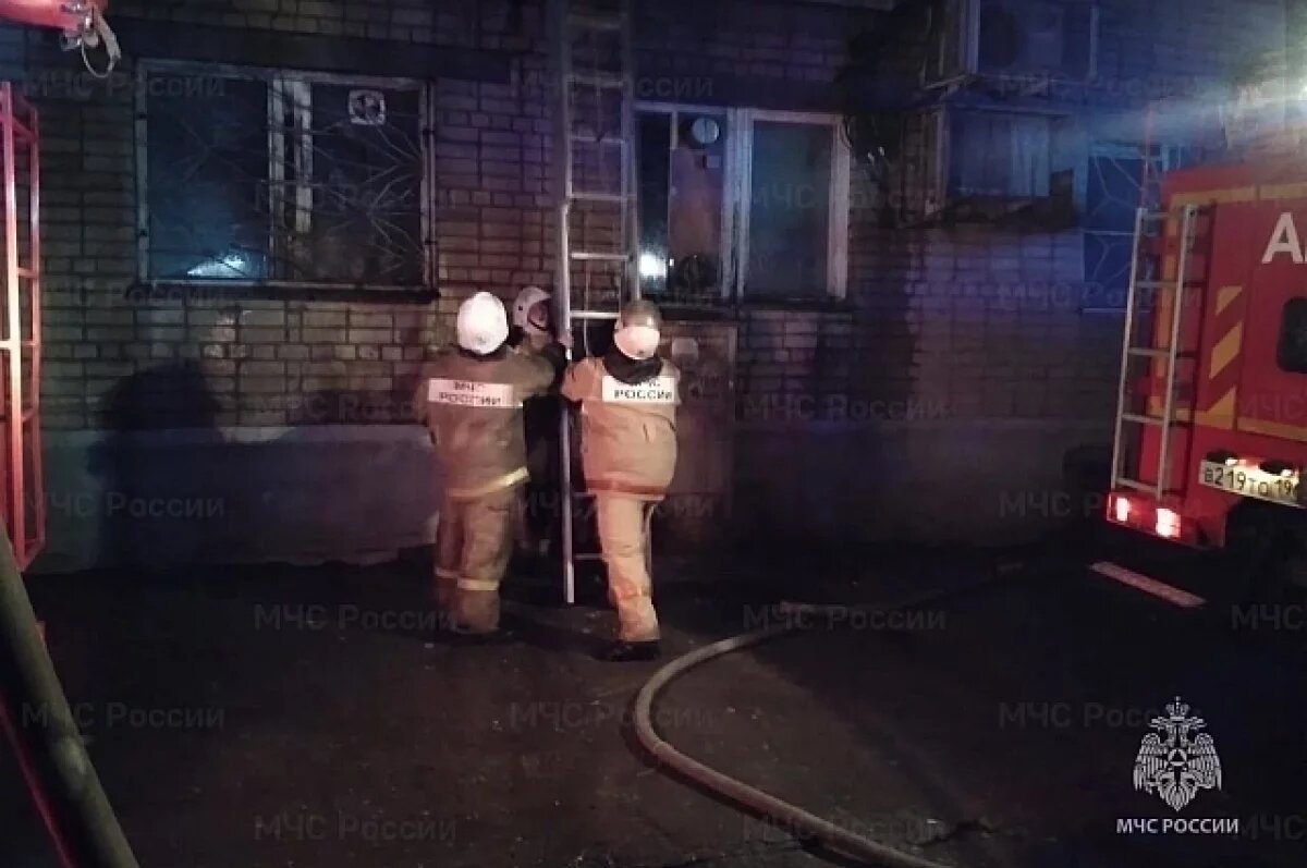    60 человек эвакуировали из горящего общежития в Каменске-Уральском