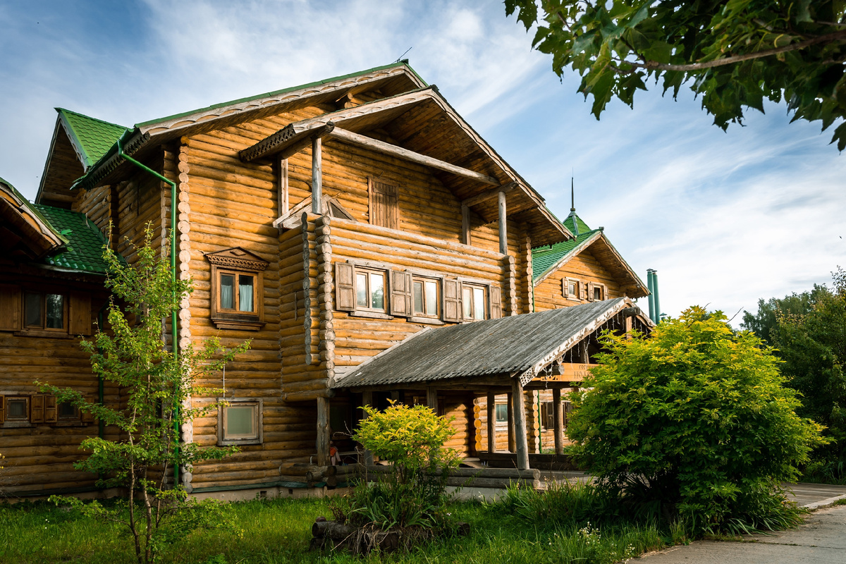 Не запоминал названий домов, но похож на Карельский 🙂 Листайте фото вправо 😉