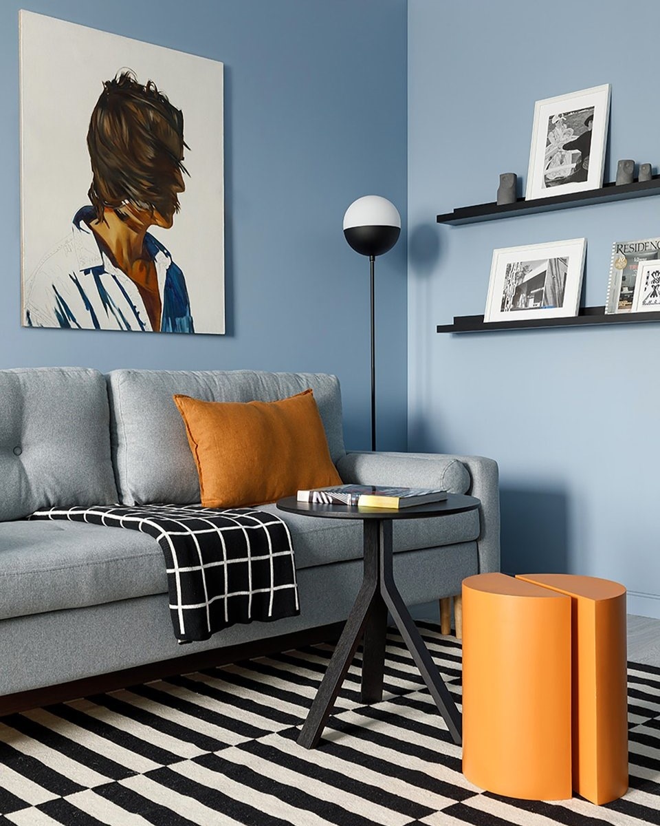 Интерьер квартиры 40 кв.м, ЖК «Царская Столица». В кадре диван Динс от divan.ru. Дизайнер: Алена Дорофеева; декоратор: Екатерина Наумова; фотограф: Иван Сорокин (@j.sorokin)