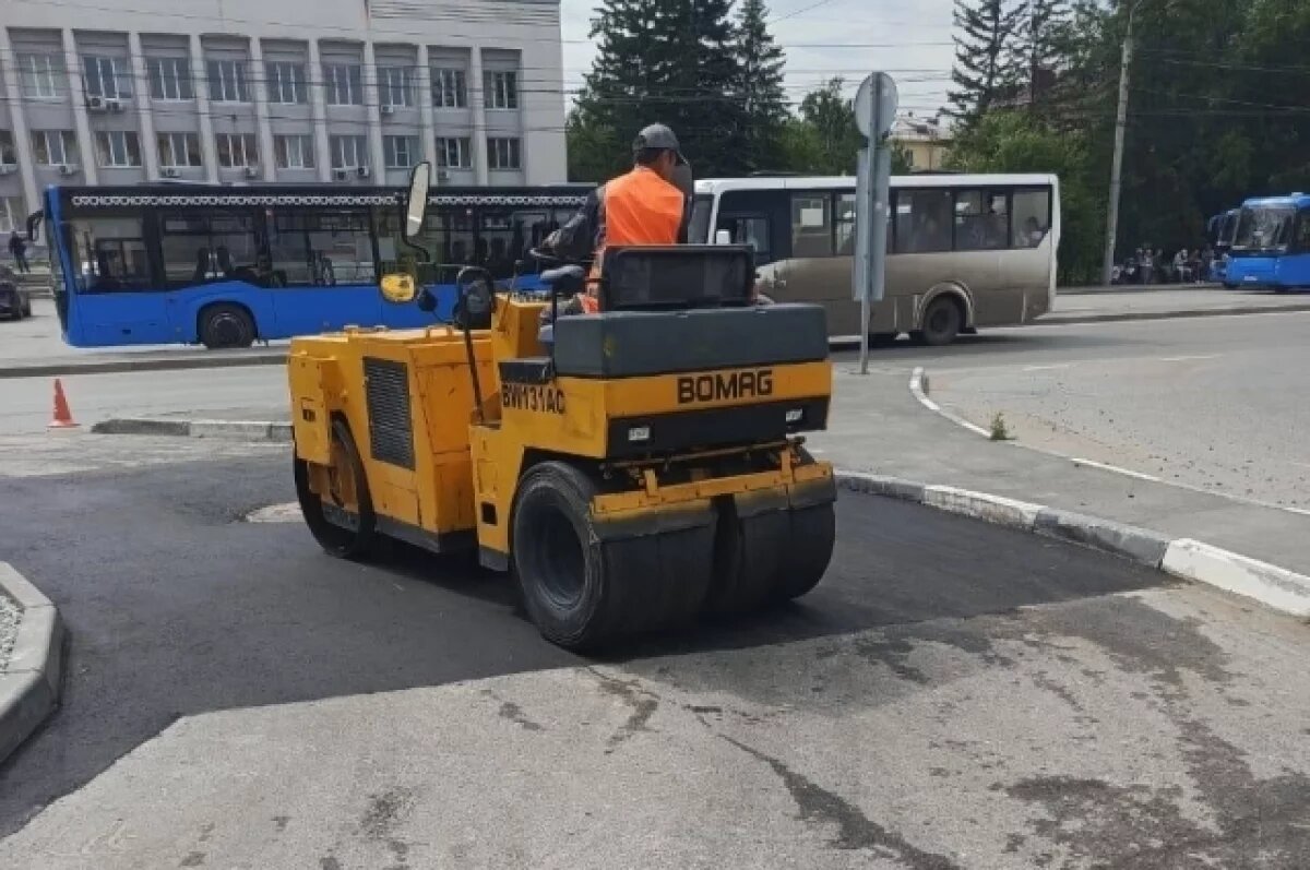    Участок дороги в Омске, где провалилась машина, полностью заасфальтировали