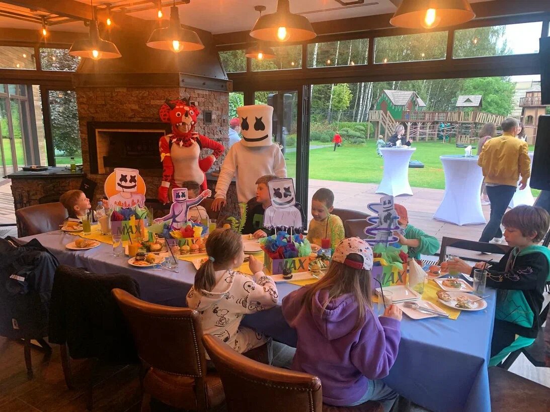 Фуршет или банкет на детском празднике - кейтеринг-компания "Министерство"