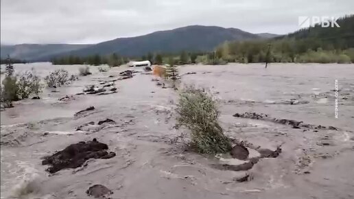 Разлив реки Каральвеем привел к затоплению города Билибино
