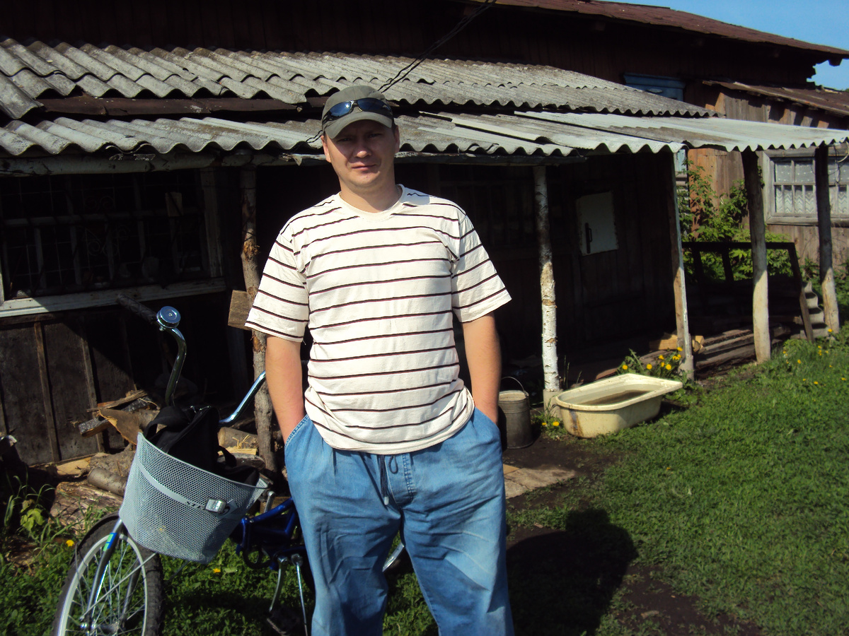 Иногда на велосипеде ездил на дачу, а это км 15 от города. 