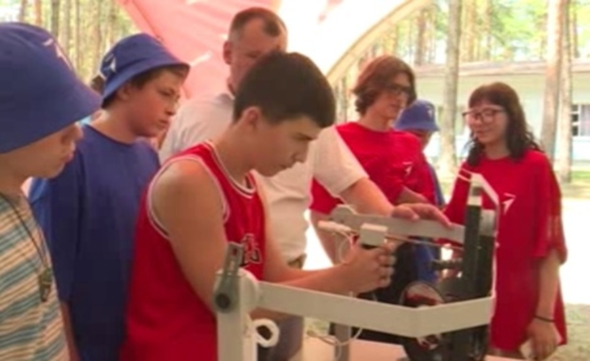    В Курске представители федерального проекта «Профессионалитет» провели мастер-классы для «Первых»