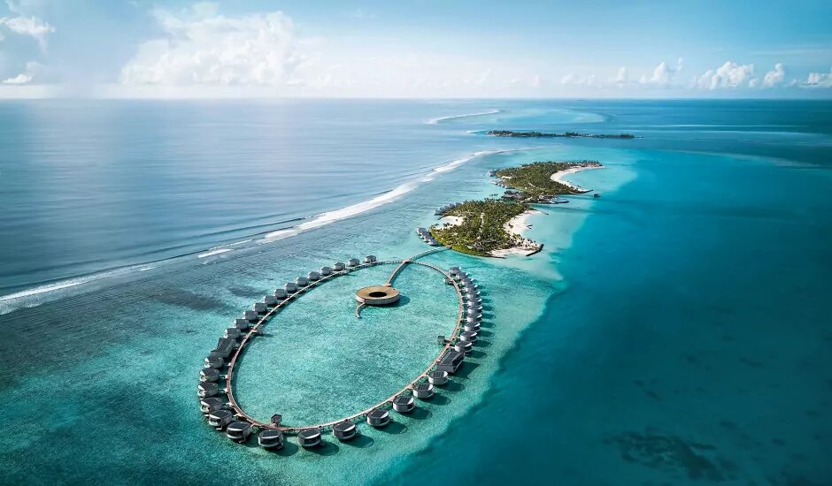 THE RITZ-CARLTON MALDIVES, FARI ISLANDS, MALDIVES Фото: https://www.travelplusstyle.com/
