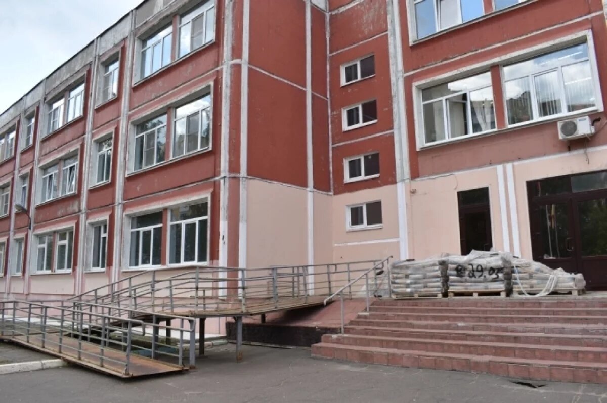    В Твери продолжается капремонт в Центре образования