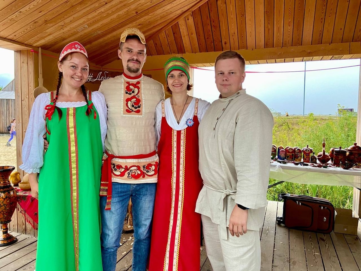 Мастера из Выксы и Семенова.