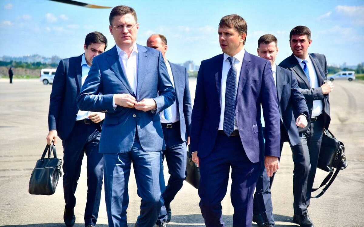    Фото дня: орловский губернатор рассекретил полет подсанкционного вице-премьера РФ Фото: Андрей Клычков