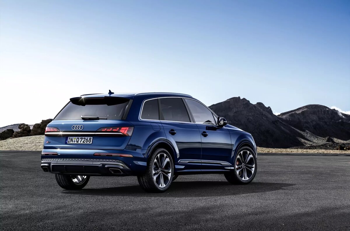    Audi Q7   
Audi