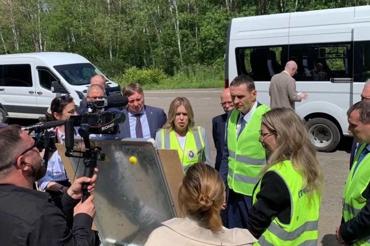    В Хабаровском крае активист следит за ремонтом дороги по поручению Демешина