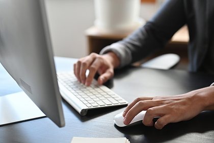 Хинштейн назвал замедление YouTube попыткой привести его владельцев в чувство