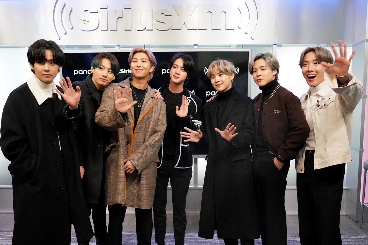 На фото: BTS посетили SiriusXM Studios 21 февраля 2020 года в Нью-Йорке. CINDY ORD/GETTY IMAGES/SIRIUSXM