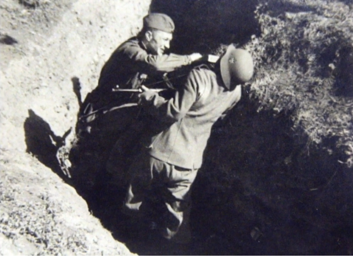 Бой в траншее. Из советских наставлений по рукопашному бою