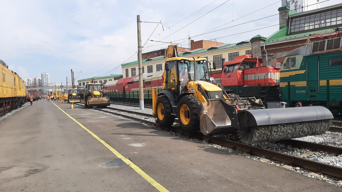 Дорожно-строительная техника на комбинированном ходу