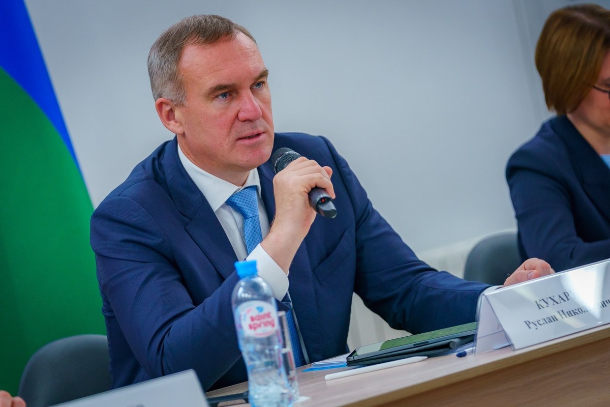    Руслан Кухарук изменил маршрут рабочей поездки по Радужному по запросу жителей