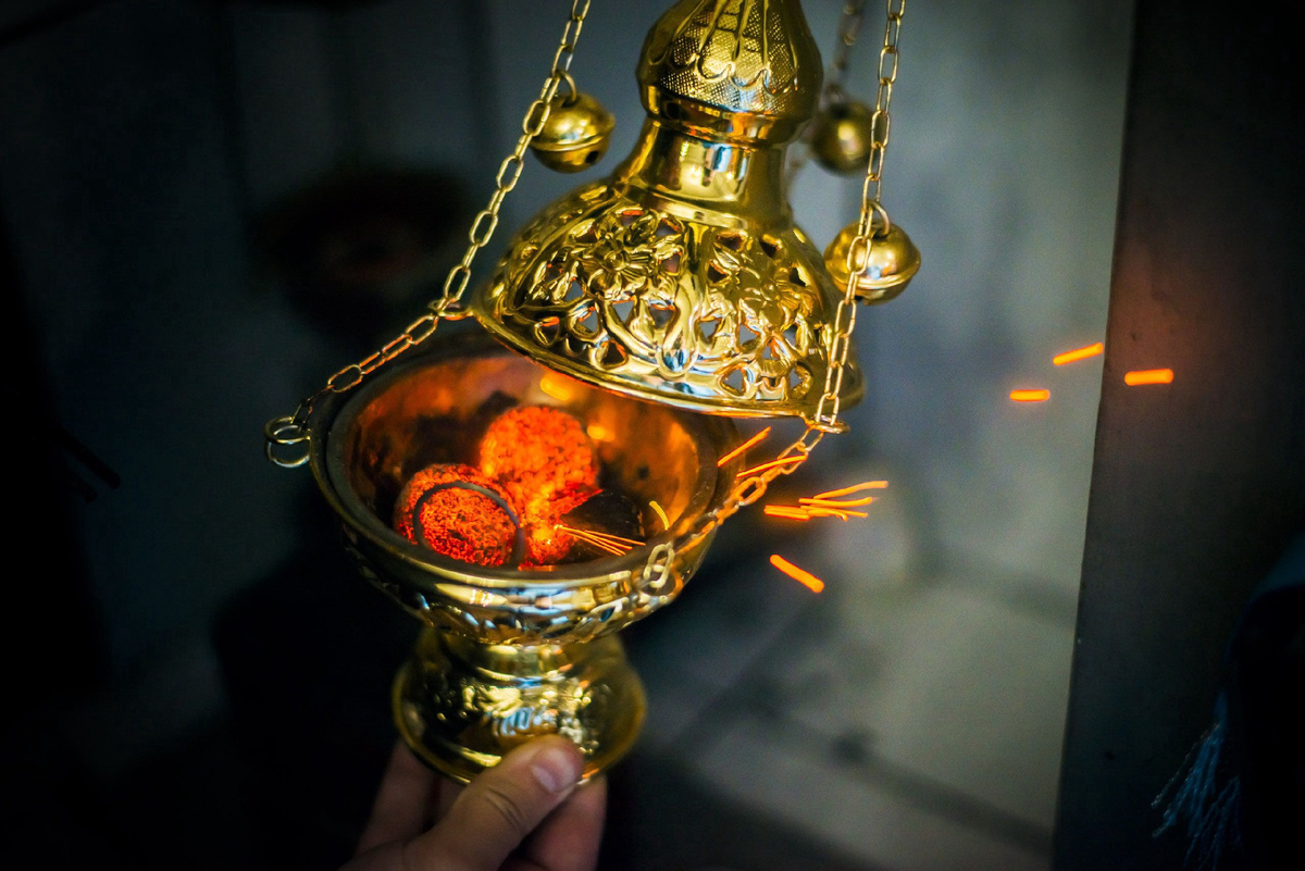 Пример того как выглядит раскаленный уголь в кадиле