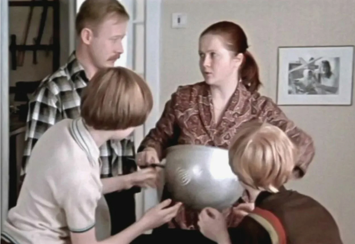 Кадр из фильма "Однажды двадцать лет спустя" (1980)