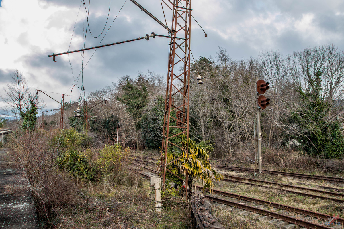Железнодорожные пути в Сухуме. 2019 год.