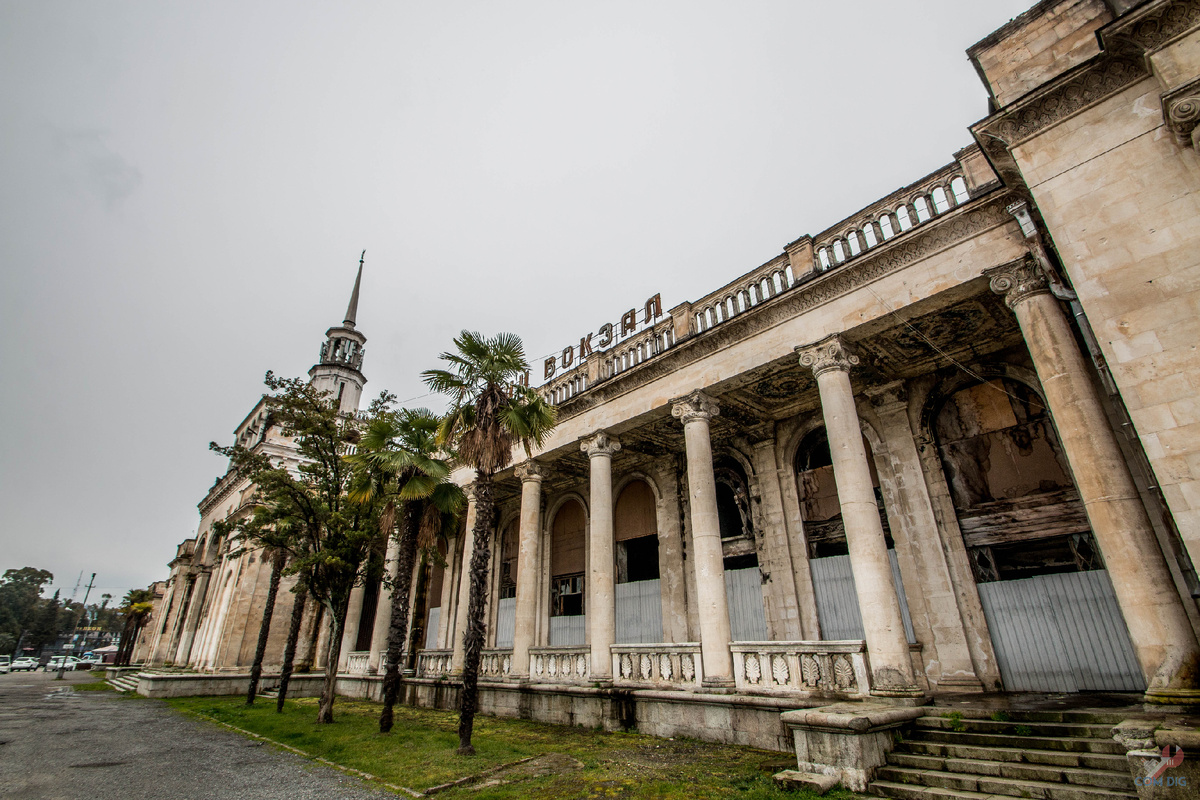 Здание Ж\Д вокзала в Сухуме. 