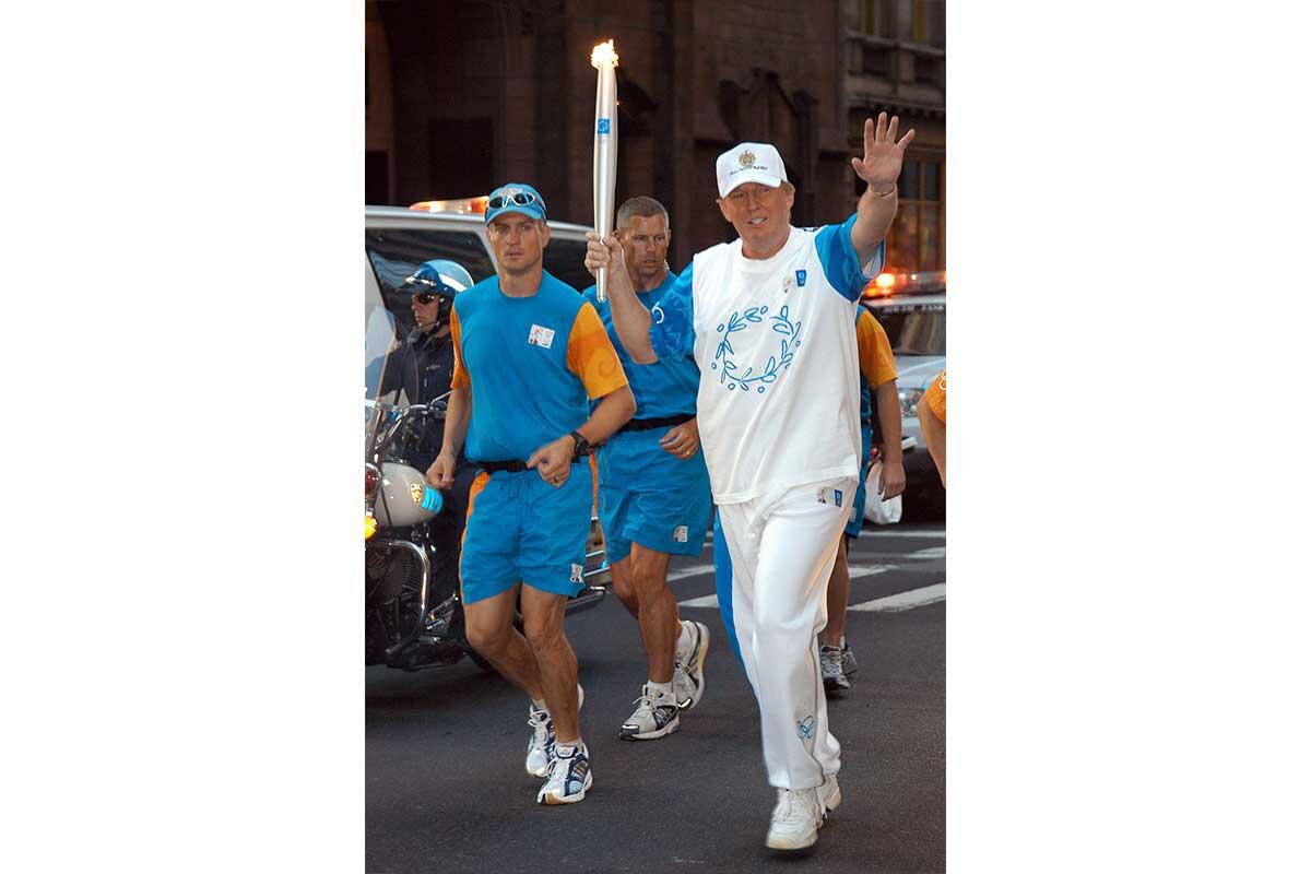 Bryan Bedder / Getty Images📷Дональд Трамп, 2004 год