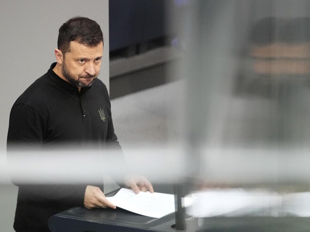    Президент Украины Владимир Зеленский во время выступления в бундестаге© AP Photo / Markus Schreiber