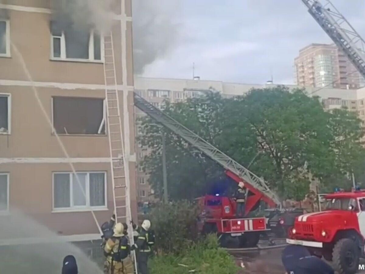    Пожар в многоэтажном доме в Ульяновске© МЧС РФ