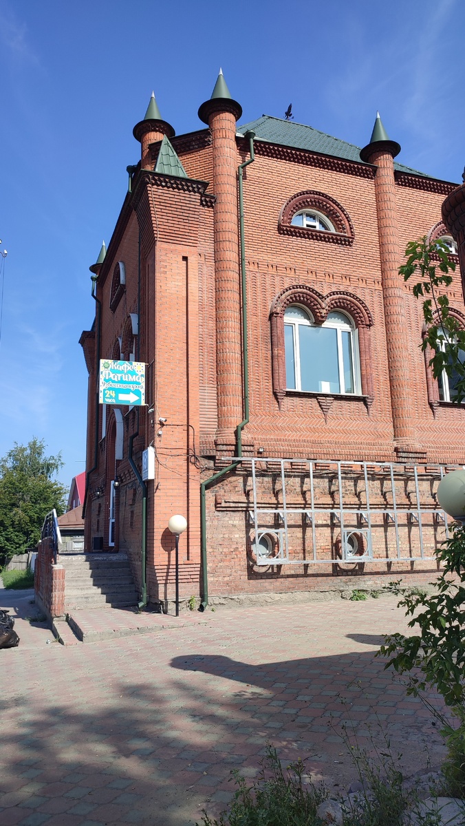 Это один из домов, которые встретились на пути 