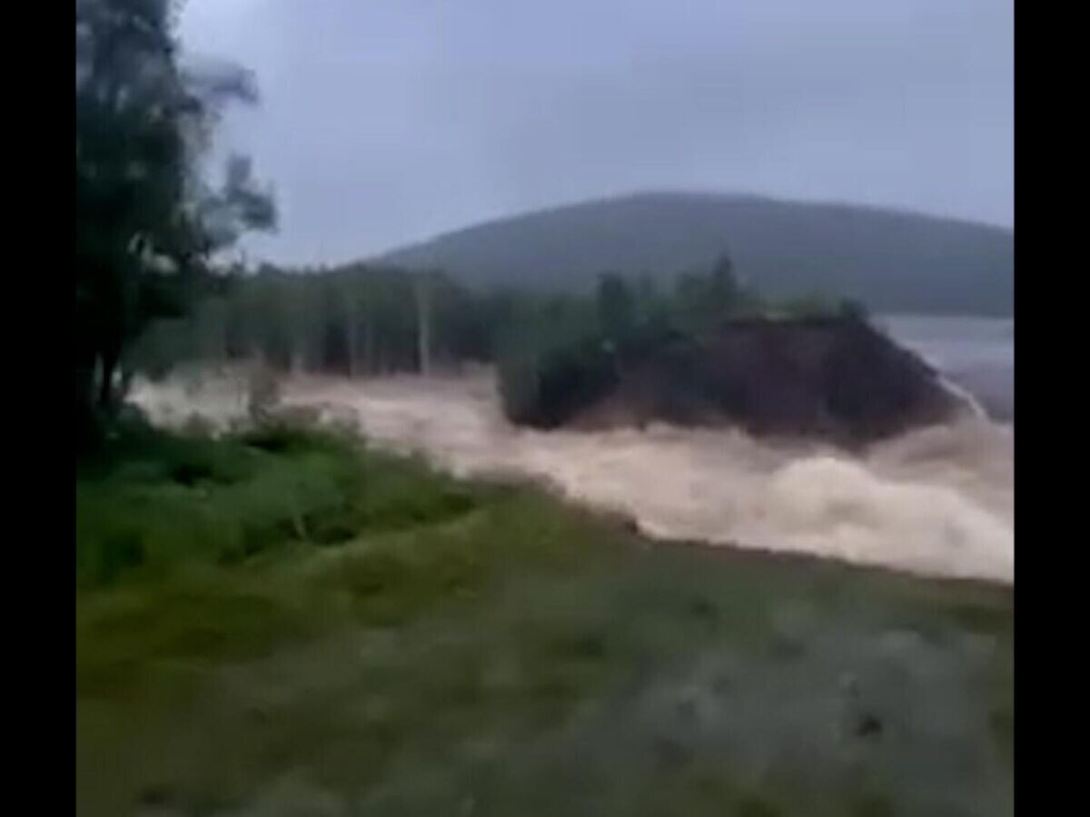    Прорыв дамбы в Челябинской области© Официальный информационный канал Управления Госавтоинспекции ГУ МВД России по Челябинской области