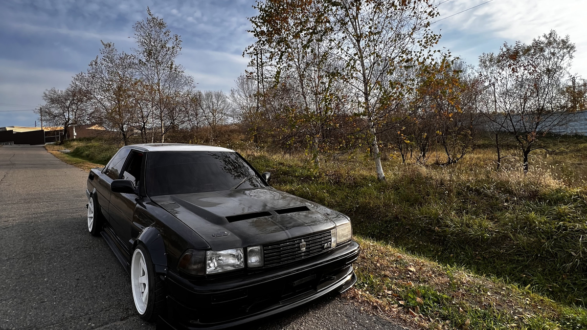 Уникальная toyota crown SwapGarage (с 2drive.com), на которую потрачено не мало сил и явно валит не мало.
