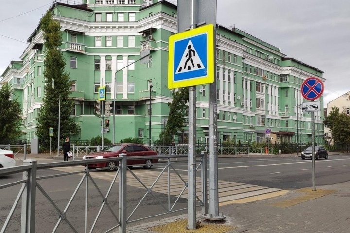 В одном из помещений этой «сталинки», по версии обвинения, Евгения Покровская и Артем Мясников организовали притон. скрин с сайта 2ГИС