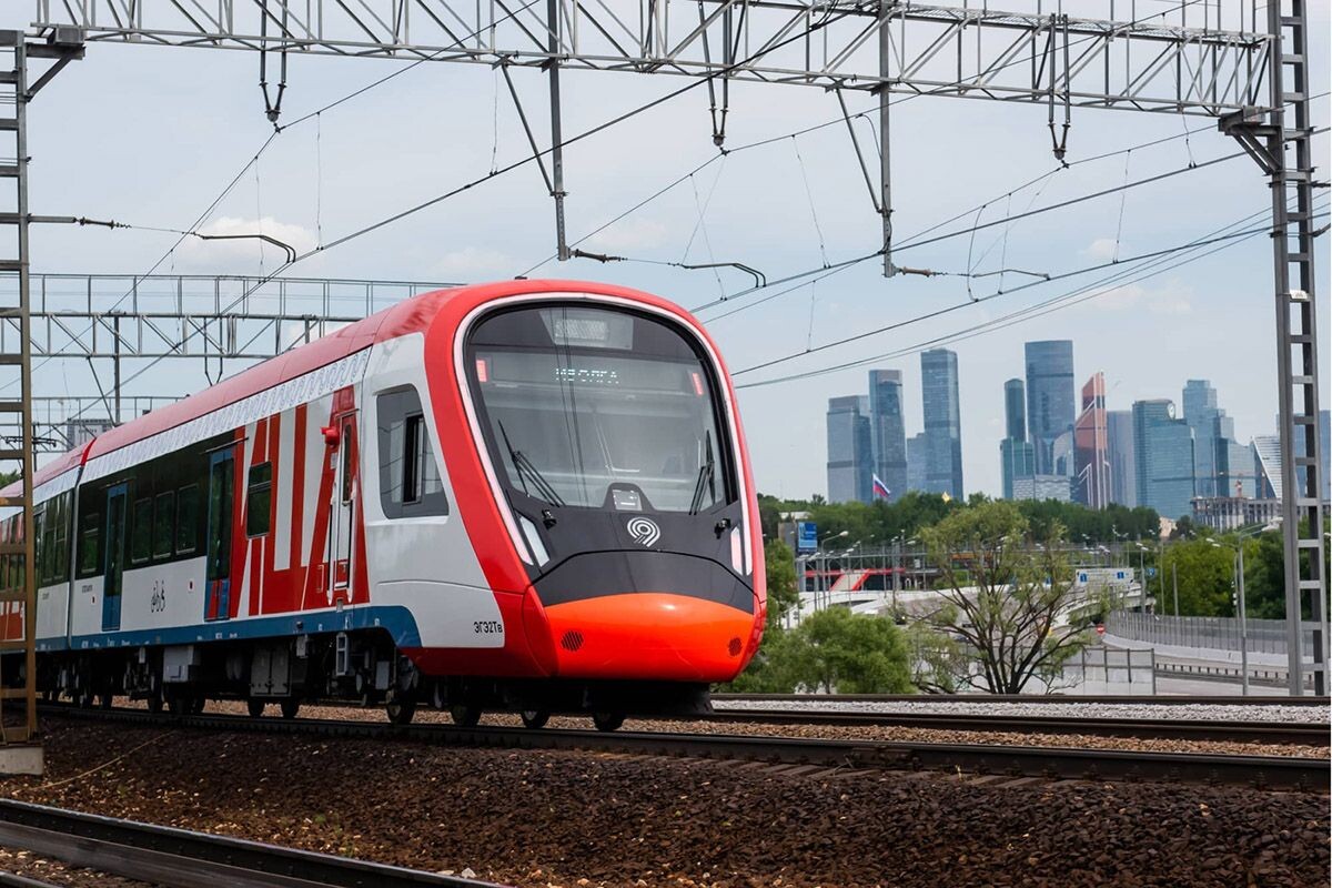 По диаметрам курсируют современные составы «Иволги». Источник: mcd.mosmetro.ru📷
