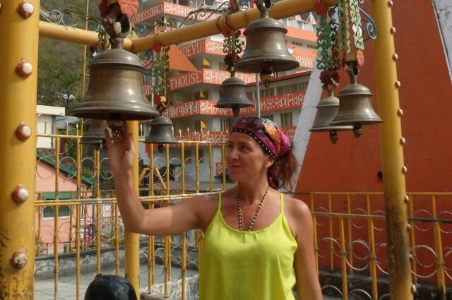    Елена Манвайлер в Ришикеше, который считается мировой столицей йоги. Фото: Из личного архивa/ Елена Манвайлер