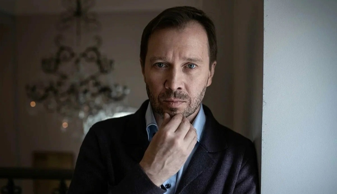 На фото Евгений Миронов 