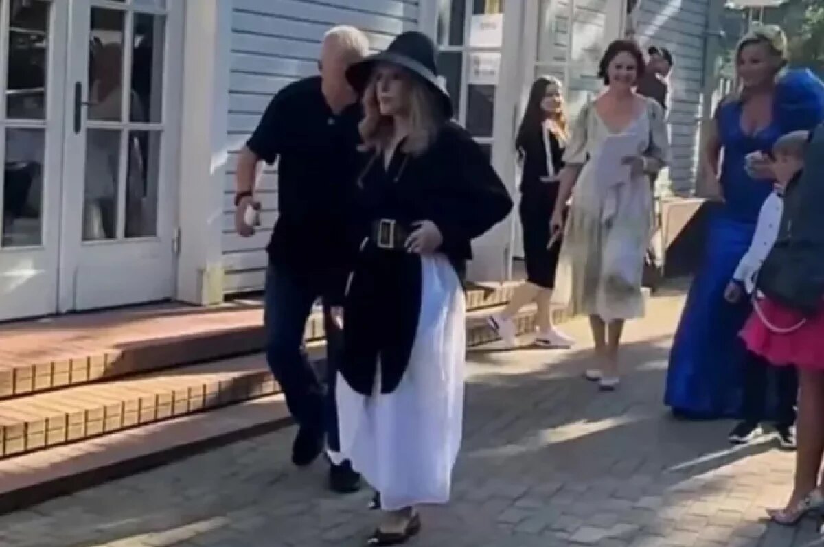    Пугачёва приехала на «украинский» фестиваль Вайкуле без Галкина