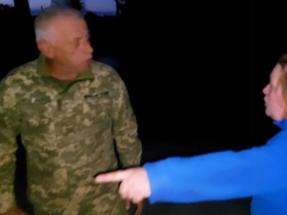    Кадр видео конфликта жительниц Львовской области с пьяными сотрудниками ТЦК© Фото : соцсети